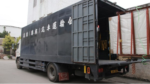 佛山哪個(gè)門窗廠家做工程門窗做得好？-樓上樓門窗